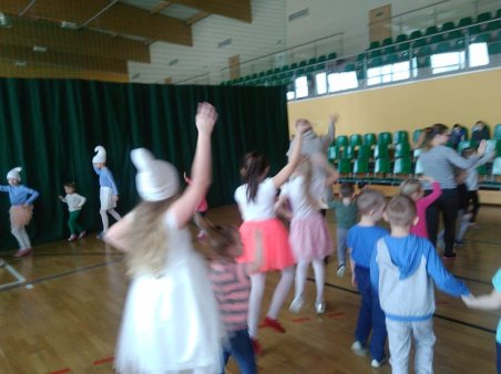 Integracja przez taniec