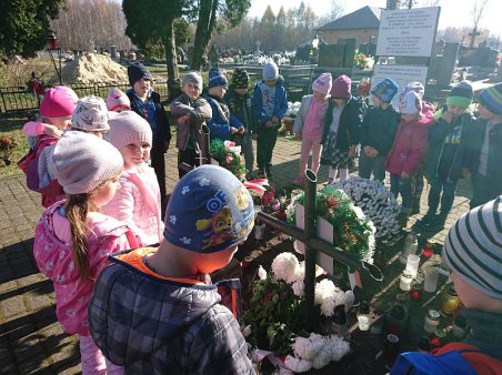 Wyjście na cmentarz