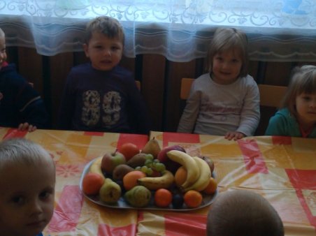 Szaszłyki owocowe w grupie Biedronek