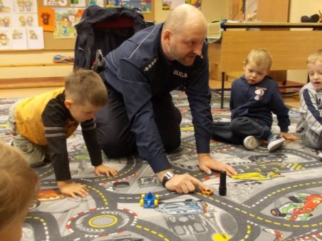 Policjant w przedszkolu