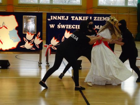 INNEJ TAKIEJ ZIEMI...