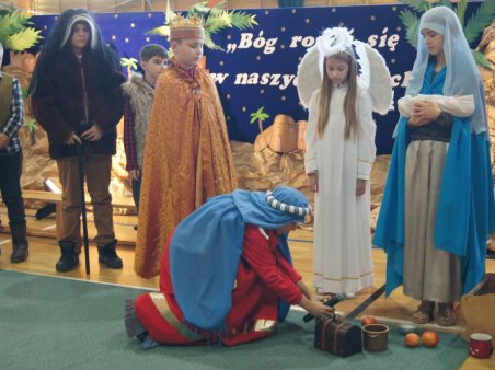 Bóg rodzi się w...