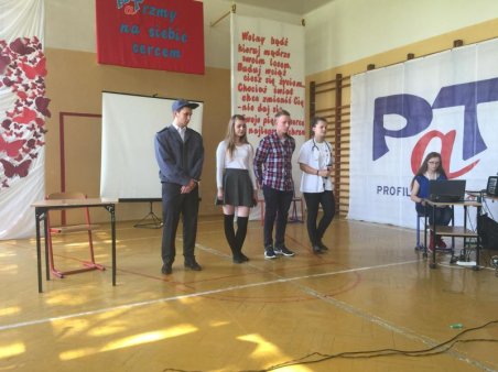 Patrzymy na siebie sercem