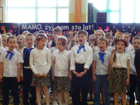 Mamo, żyj nam sto lat!