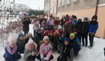 Dokarmianie ptaków zimą - Szkolne Koło Ekologiczne