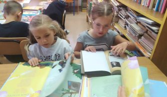 Dzień Głośnego Czytania i Czytania z Sercem w przedszkolu.