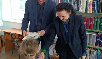 Podsumowanie cyklicznych spotkań z książką sześciolatków w bibliotece szkolnej w roku szkolnym 2024/2025.