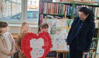 Podsumowanie cyklicznych spotkań z książką sześciolatków w bibliotece szkolnej w roku szkolnym 2024/2025.