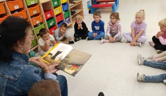 Dzień Głośnego Czytania i Czytania z Sercem w przedszkolu