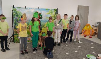 "Deszcz dla ogórka" - inscenizacja klasy III a