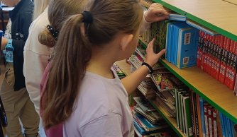 Innowacja pedagogiczna klasy III a "Strona po stronie moja-czytelnicza podróż".