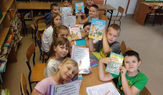 Innowacja pedagogiczna klasy III a "Strona po stronie moja-czytelnicza podróż".