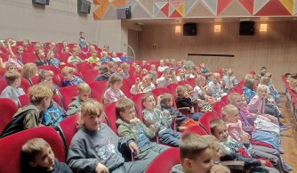 "Jak Rumcajs Cypiska uratował" - klasy I-III w teatrze